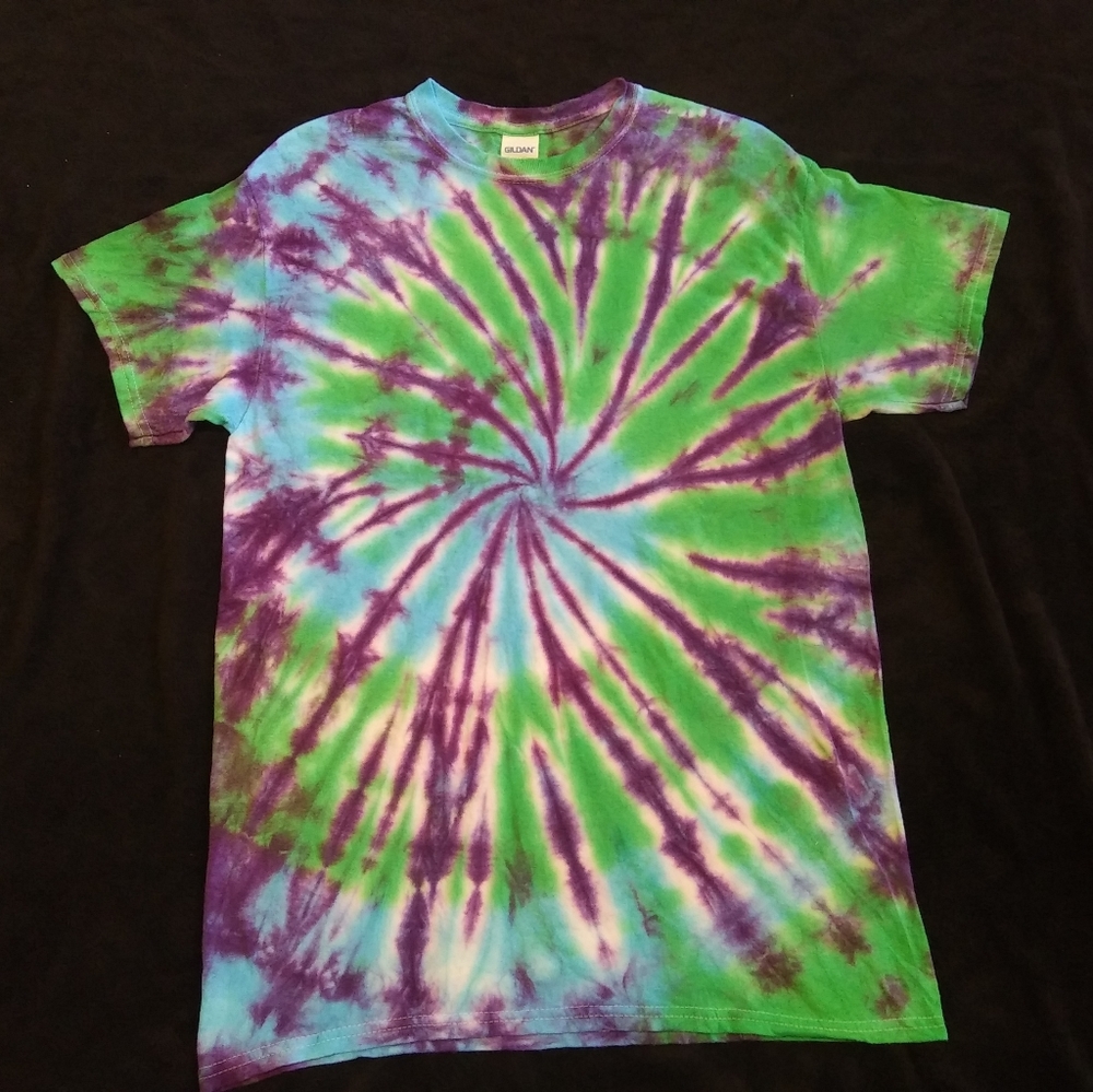 Handmade adult medium tie dye spring shirt